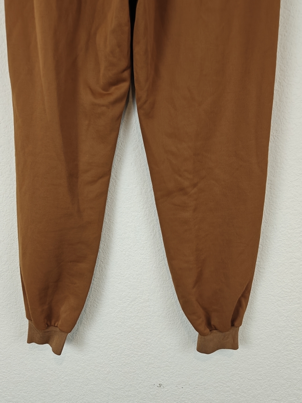 Alice + Olivia “Pete” Camel Jogger Pants Luxe Casual Chic Effortless Evelvated S - Picture 7 of 10